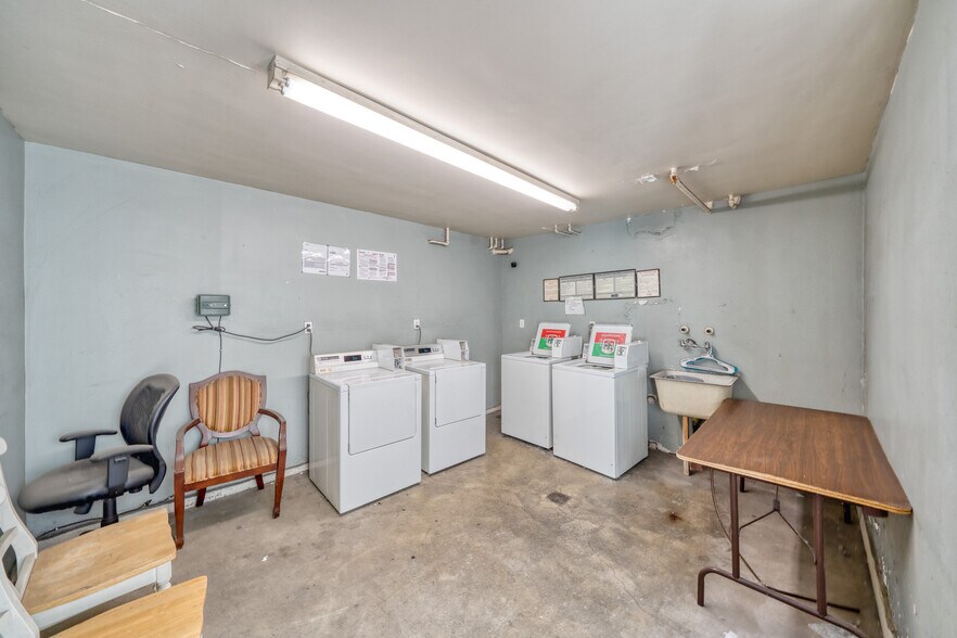 More Photos Of 127 S St Andrews Pl, Los Angeles Apartments For Sale