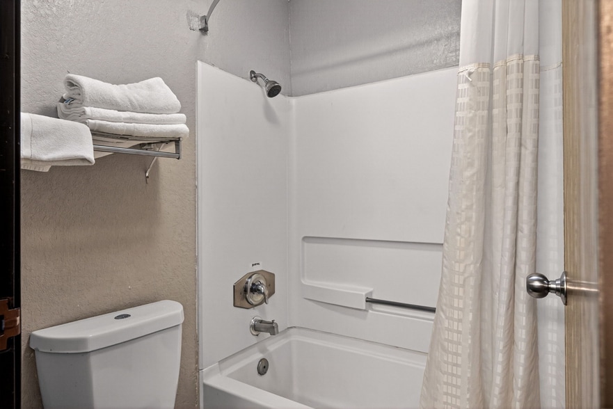 More Photos Of 5319 Casa Bella, San Antonio Hotel For Sale