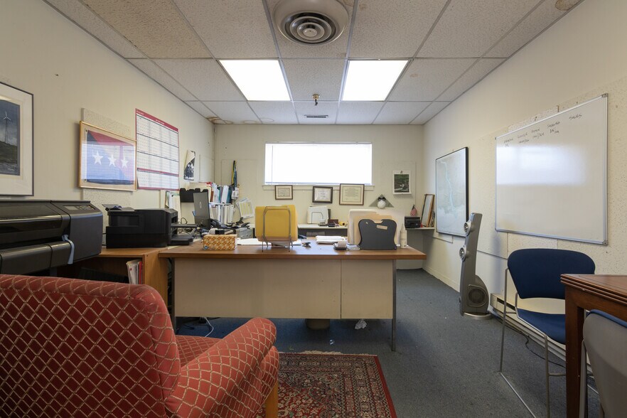 More Photos Of 299 Welton St, Hamden Warehouse For Lease
