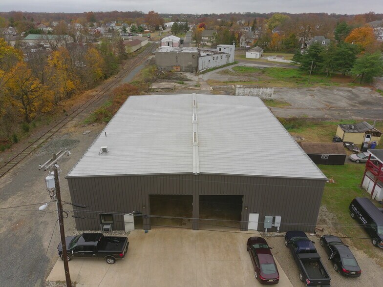 More Photos Of 111 Richardson Ave, Swedesboro Warehouse For Lease