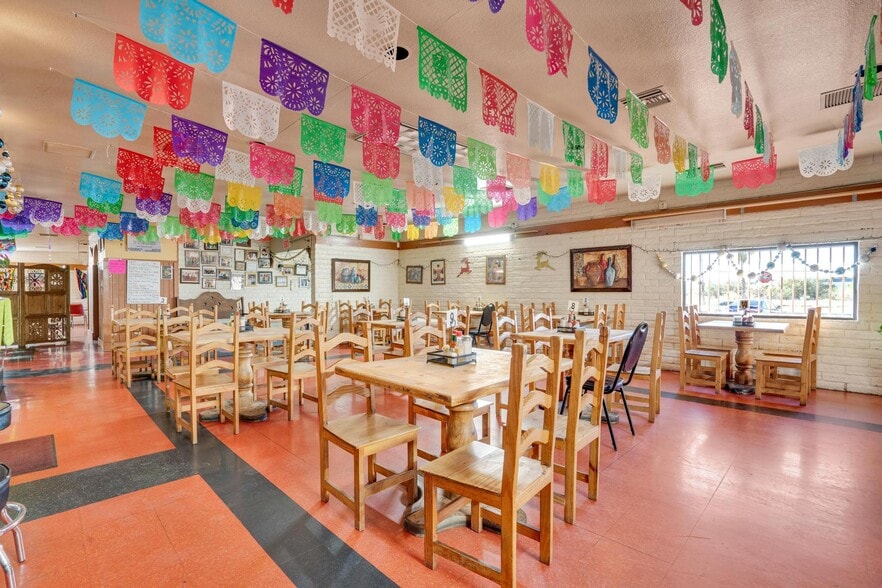 More Photos Of 4525 S Park Ave, Tucson Restaurant For Sale