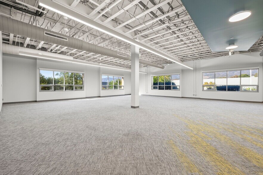 More Photos Of 6398 Cindy Ln, Carpinteria Office For Sale