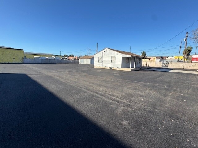 More Photos Of 402 N Sullivan St, Santa Ana Contractor Storage Yard For Lease
