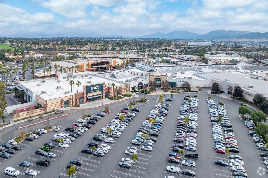 More Photos Of 40820 Winchester Rd, Temecula General Retail For Lease