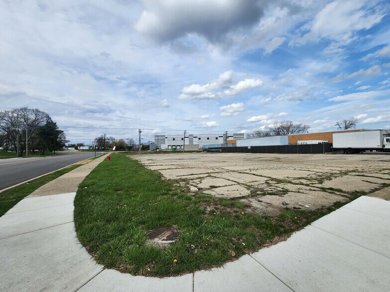 More Photos Of 401 King St, Elk Grove Village Land For Sale
