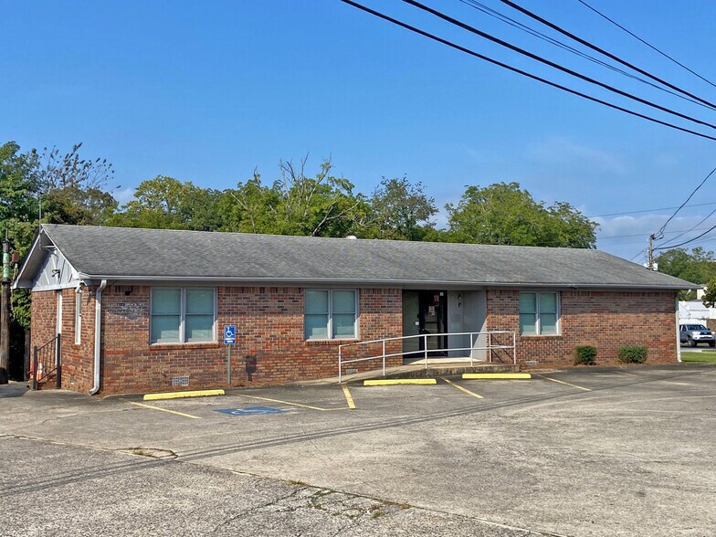 Primary Photo Of 20 Memorial Dr, Dahlonega Office For Lease