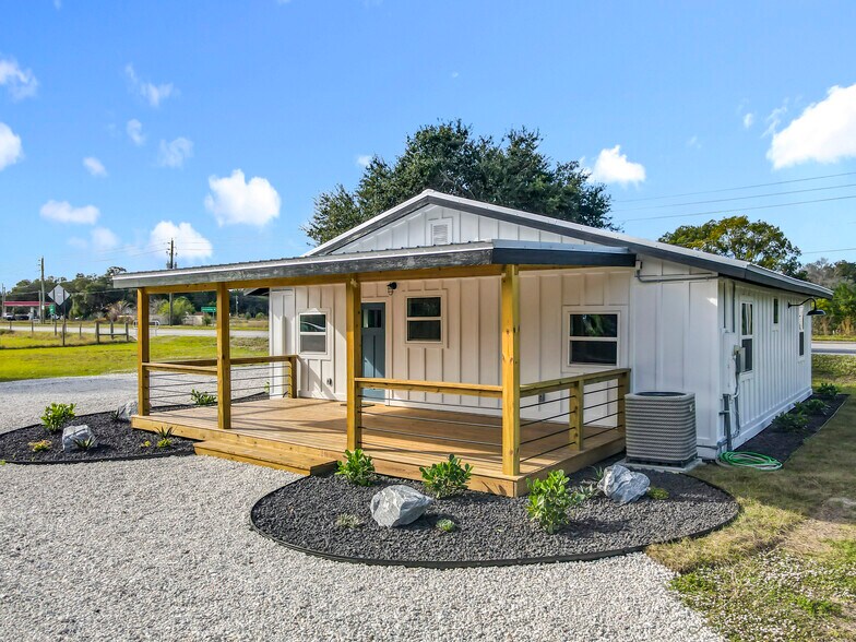 More Photos Of 379 N State Road 415, Osteen Office For Lease