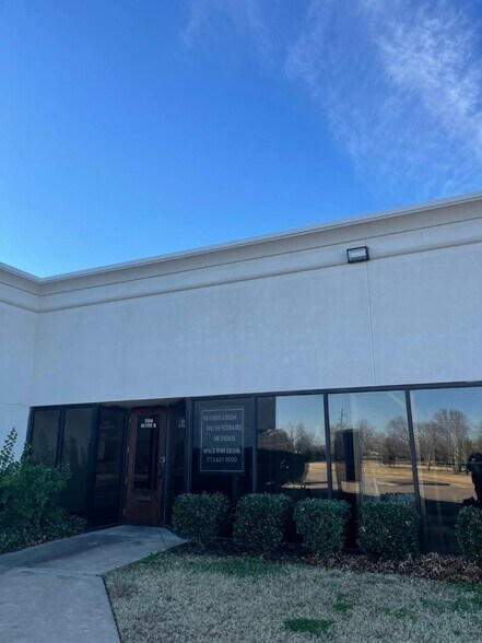 More Photos Of 3104 S Elm Pl, Broken Arrow Medical For Lease