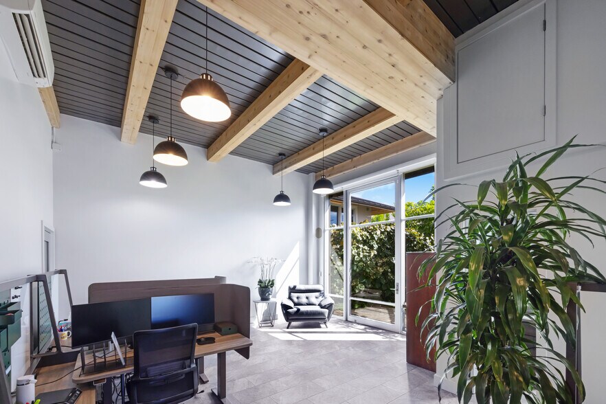 More Photos Of 3112 Mokihana St, Honolulu Loft Creative Space For Sale