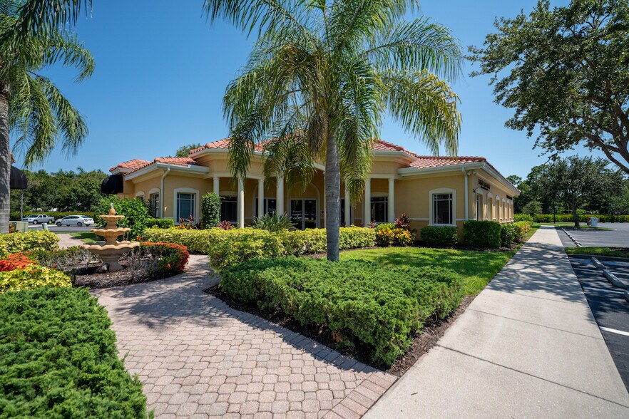 More Photos Of 3376 Woods Edge Cir, Bonita Springs Medical For Lease