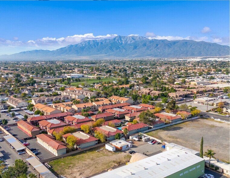 More Photos Of 1531 W Rialto Ave, Fontana Apartments For Sale