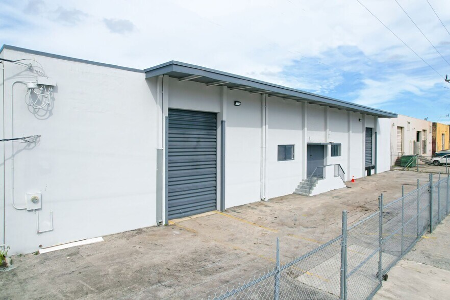 More Photos Of 507 W 17th St, Hialeah Warehouse For Sale