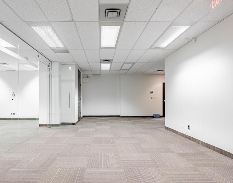 More Photos Of 2180 Meadowvale Blvd, Mississauga Office For Lease