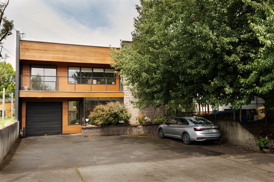 Primary Photo Of 2337 SE Ankeny St, Portland Office For Sale