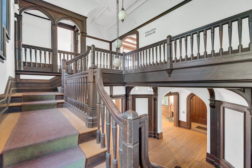More Photos Of 51 Trumbull St, New Haven Office For Sale