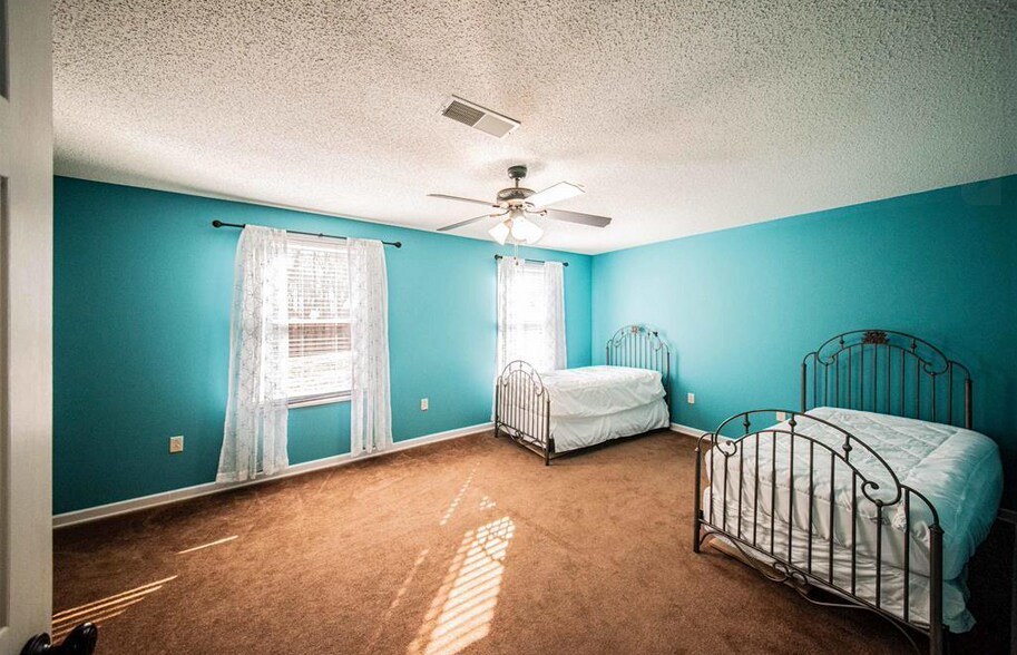 More Photos Of 2025 Clark Line Rd, Paducah Apartments For Sale