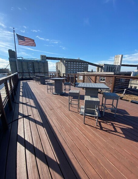 More Photos Of 200 W 3rd St, Alton Office For Lease