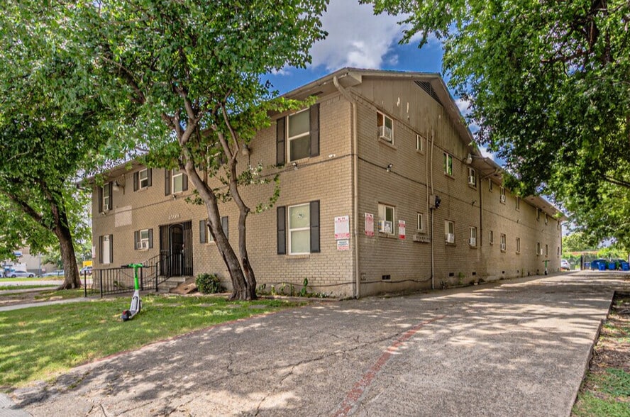 Primary Photo Of 4509 Live Oak St, Dallas Apartments For Sale