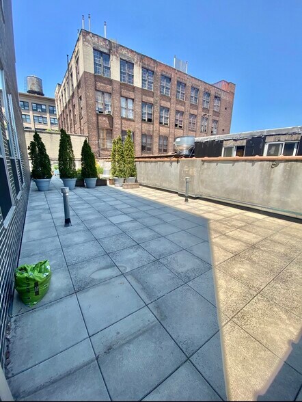 More Photos Of 11-11 44th Rd, Long Island City Loft Creative Space For Sale