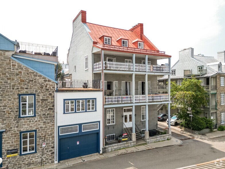 More Photos Of 37 Rue Des Remparts, Québec Apartments For Sale