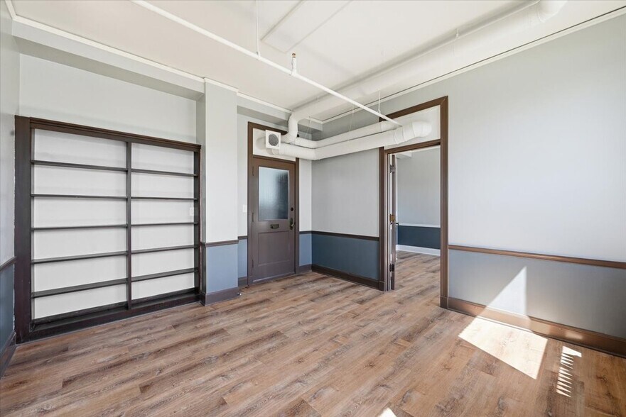 More Photos Of 500 Willow Ave, Council Bluffs Office For Lease