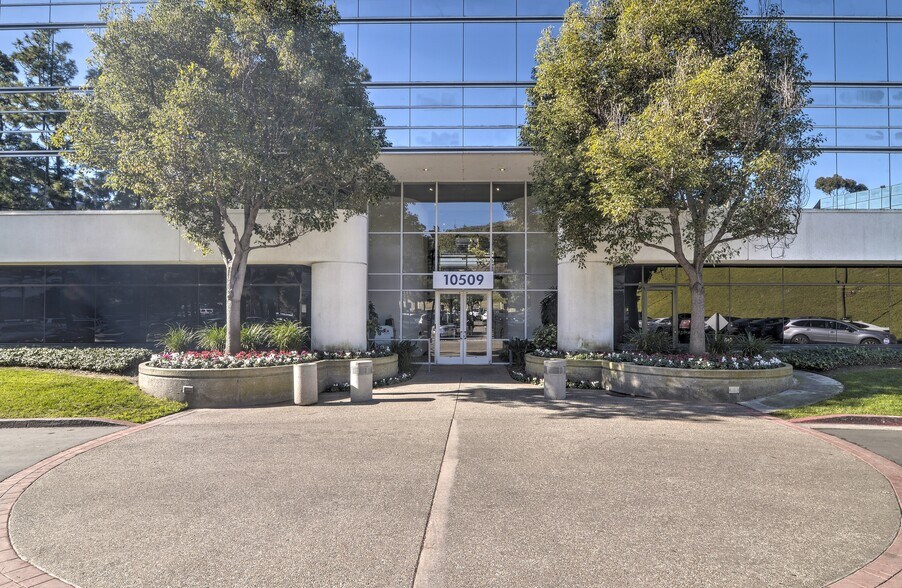 More Photos Of 10509 Vista Sorrento Pky, San Diego Office For Lease