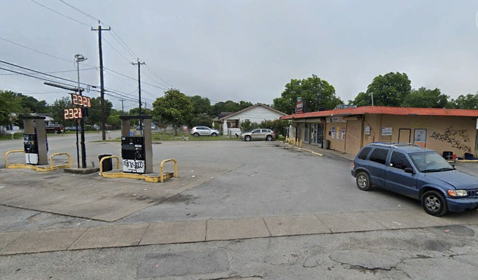 More Photos Of 4103 Commercial Ave, San Antonio Convenience Store For Sale