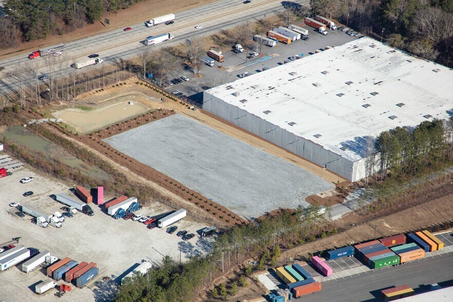 More Photos Of 7280 Graham Rd, Fairburn Distribution For Lease