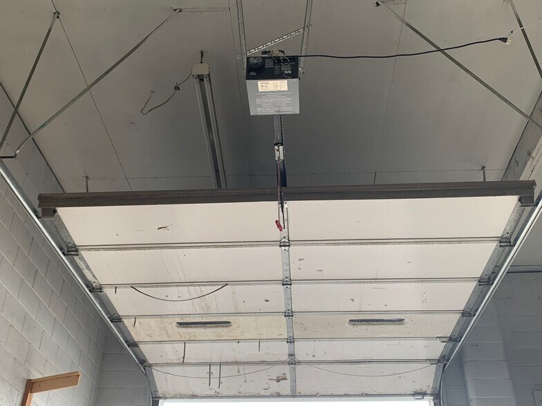 More Photos Of 21 Dons Way, Blackfoot Industrial For Lease