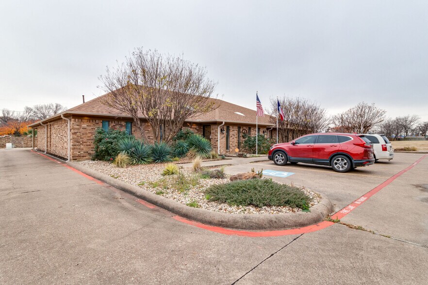 More Photos Of 5710 Watauga Rd, Watauga Office For Lease