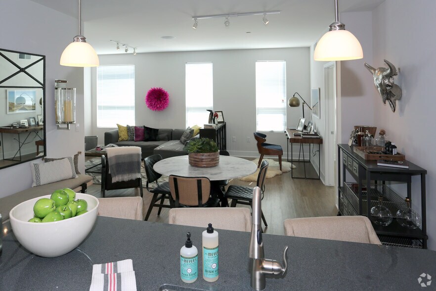 More Photos Of 7350 E Stetson Dr, Scottsdale Apartments For Lease