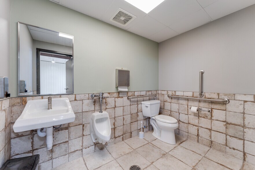 More Photos Of 605 Greenway Ct, Reedsburg Industrial For Sale