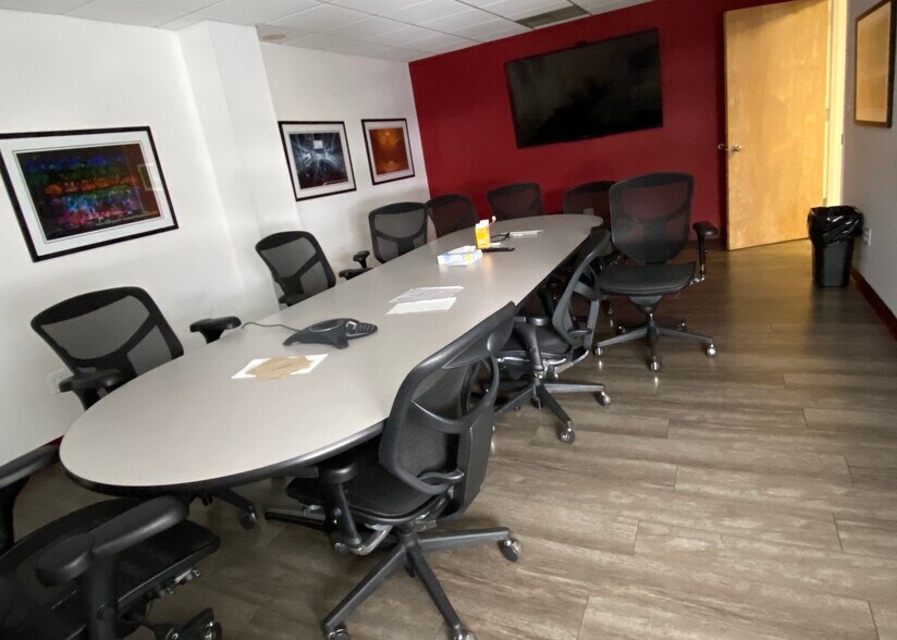 More Photos Of 108-122 John St, Hackensack Warehouse For Lease