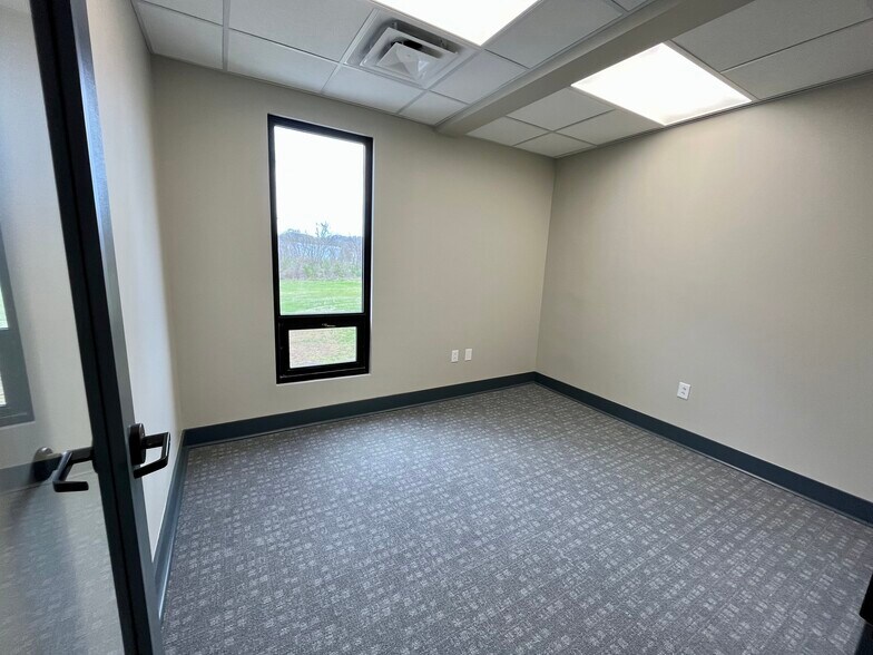 More Photos Of 307 Southgate Ct, Brentwood Medical For Lease
