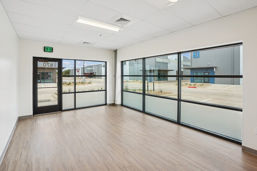 More Photos Of 5601 FM 973, Del Valle Unknown For Lease