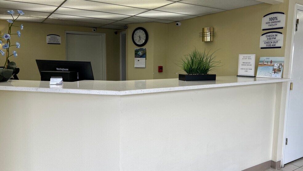 More Photos Of 1013 Highway 231 S, Troy Hotel For Sale