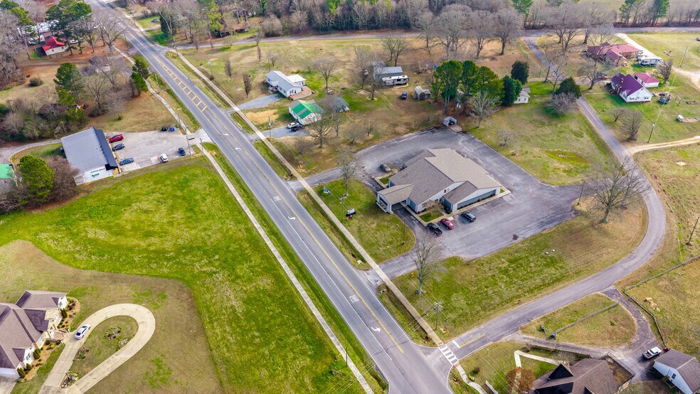 Primary Photo Of 15239 AL Highway 68, Crossville Medical For Sale
