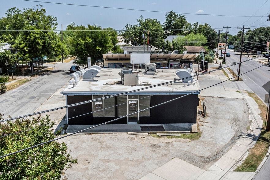 More Photos Of 1100 S Presa St, San Antonio Freestanding For Lease