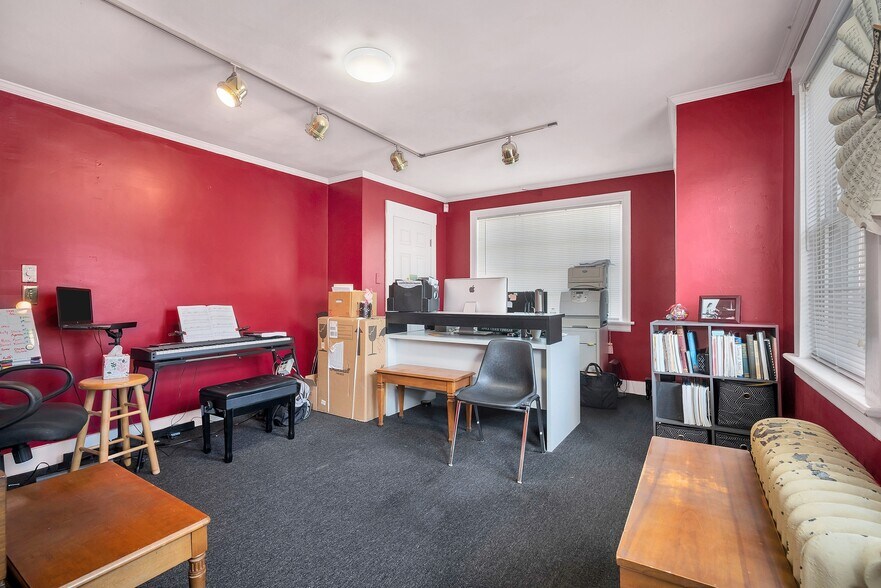 More Photos Of 2024 E Main St, Waterbury Office Residential For Sale