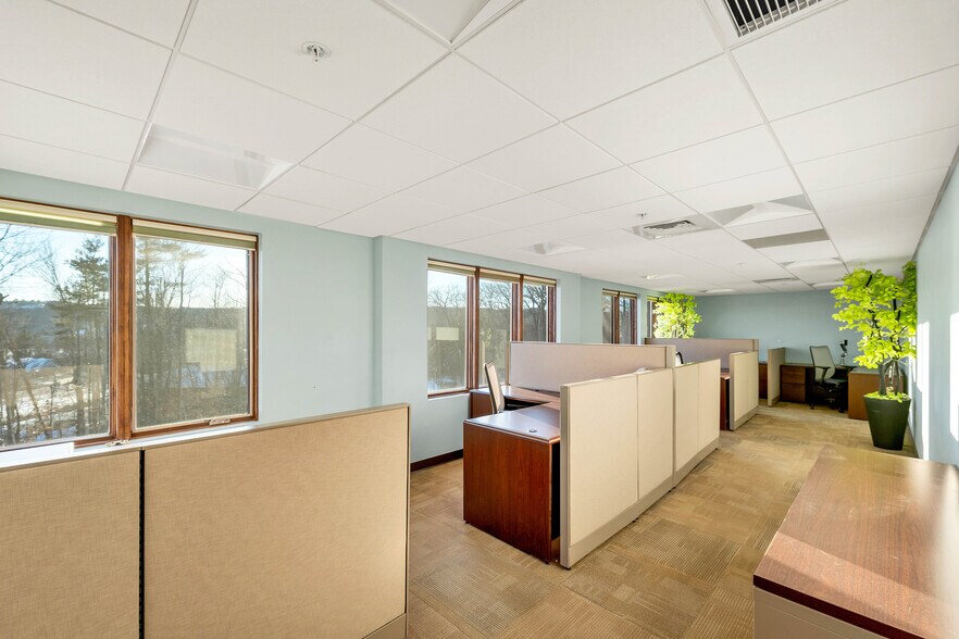 More Photos Of 81 Whittier Hwy, Moultonborough Office For Sale