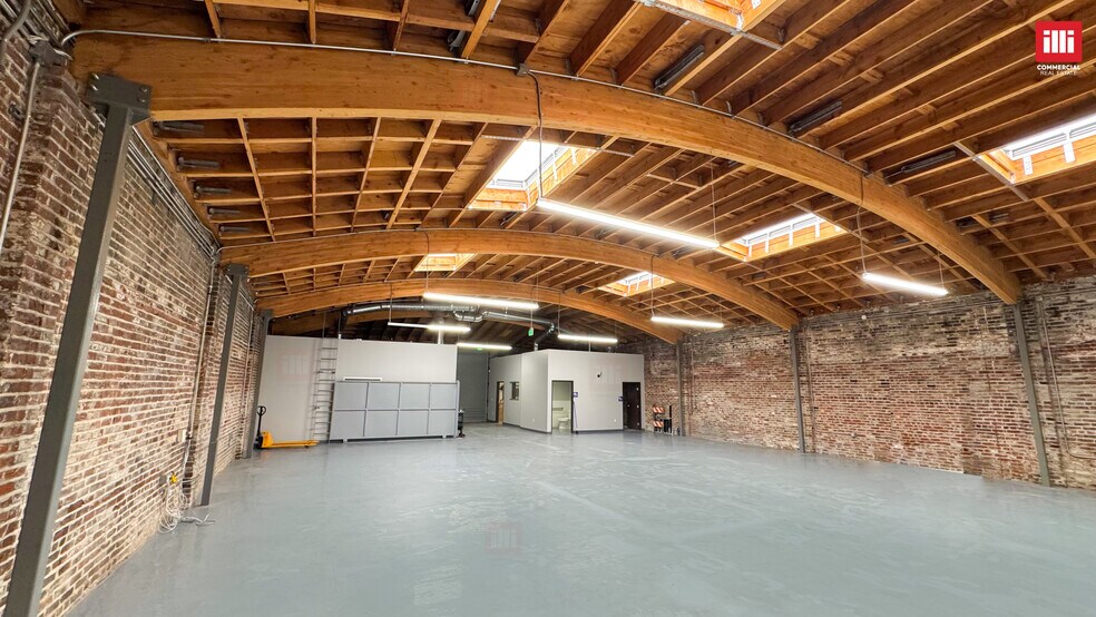 More Photos Of 1361 Newton St, Los Angeles Warehouse For Sale