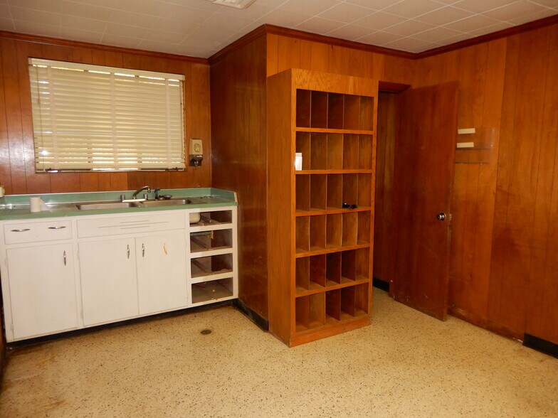 More Photos Of 5073 Carolina Hwy, Denmark Office For Sale