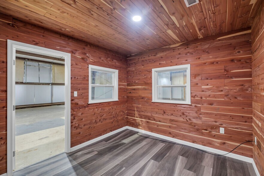More Photos Of 1409 Buffalo Rd, Lawrenceburg Warehouse For Sale