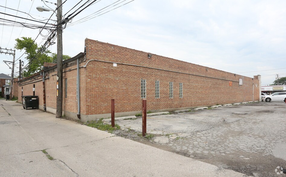 More Photos Of 6441-6453 S Pulaski Rd, Chicago Storefront For Lease