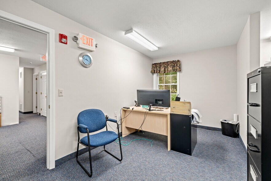 More Photos Of 15 Garden Rd, Plaistow Office For Sale