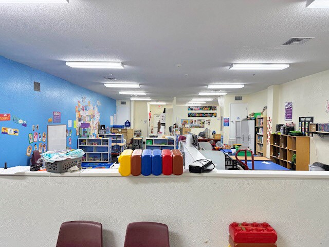 More Photos Of 590 E Summerlin St, Bartow Daycare Center For Sale