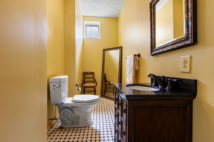 More Photos Of 1542 Frederica St, Owensboro Office Residential For Sale