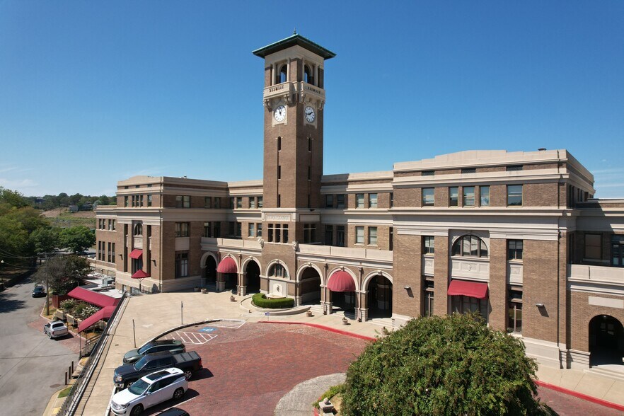 More Photos Of 1400 W Markham, Little Rock Office For Lease