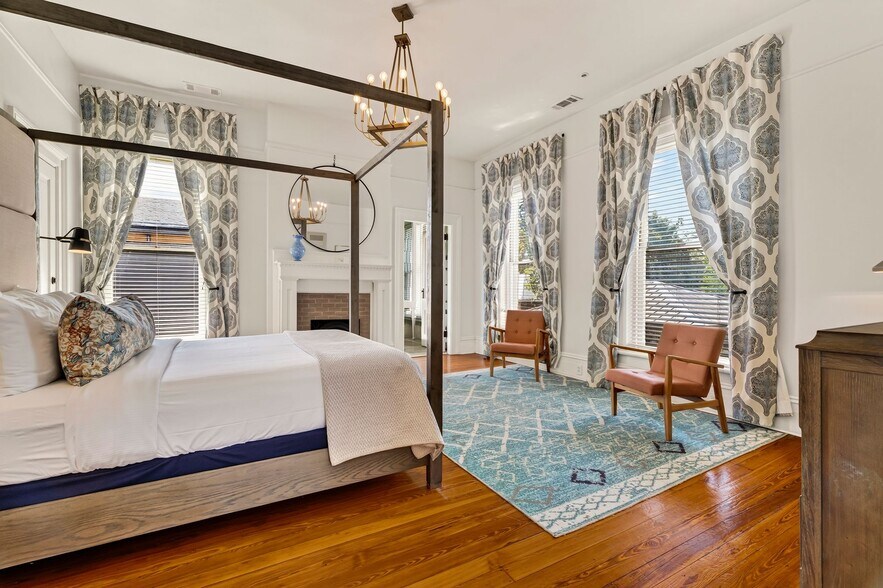 More Photos Of 17 W Park Ave, Savannah Office For Sale
