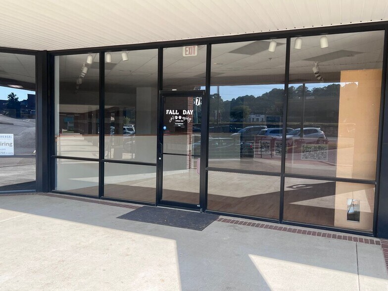 More Photos Of 2-92 McFarland Blvd, Northport Unknown For Lease